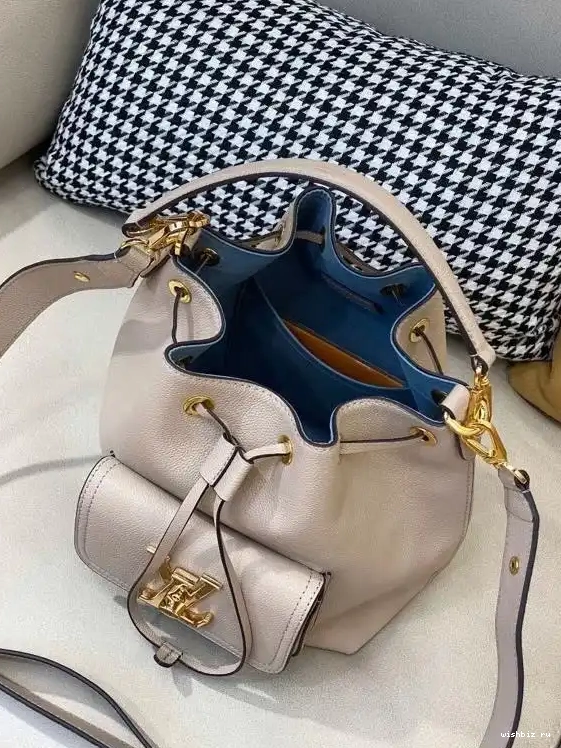 WIS VUITTON BUCKET LOUIS LOCKME 0625